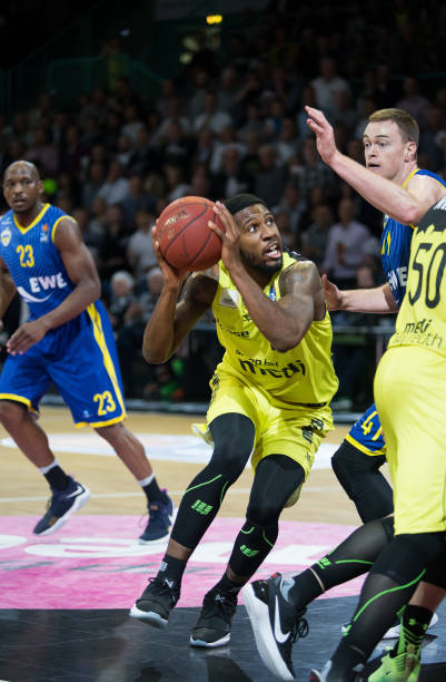 现了她对这 现了她对这